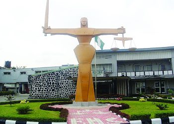 Court sentences man to two years in prison for Internet fraud