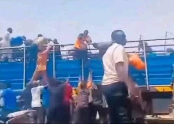 Youths loot Seyi Tinubu’s Ramadan palliative in Gombe