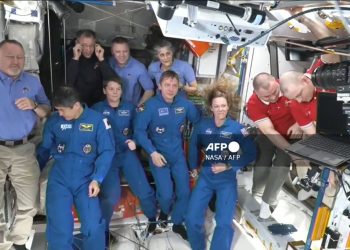 Stranded US astronauts return to Earth Tuesday