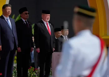 China’s Xi meets Malaysian leaders on South-East Asia tour