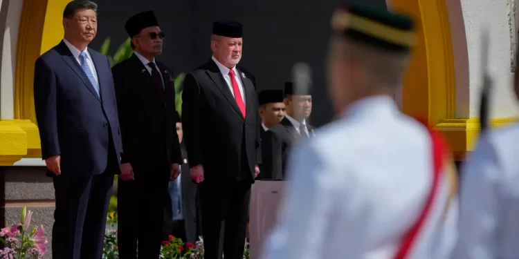 China’s Xi meets Malaysian leaders on South-East Asia tour