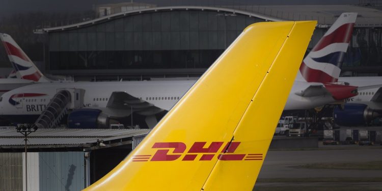 DHL to stop global shipments worth over $800 to US consumers