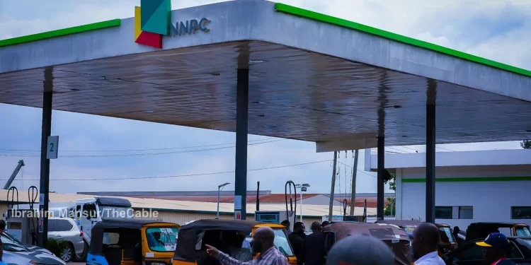 NNPCL increases petrol price to N950/litre