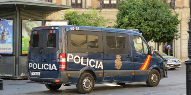 Spanish couple sells daughter for €5,000