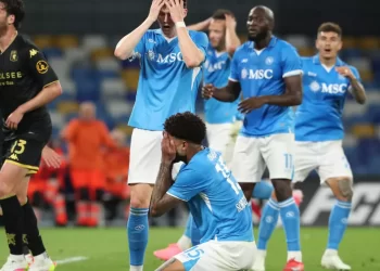 Napoli give Inter Scudetto hope after Genoa draw