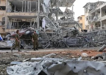 Israel, Iran launch new waves of missile attacks