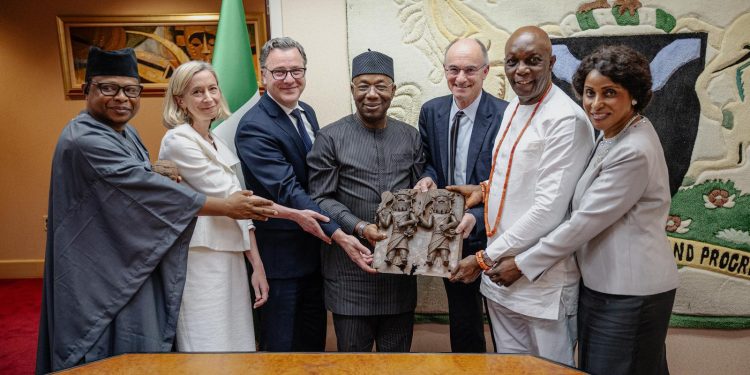 Boston Museum returns looted artefacts to Oba of Benin