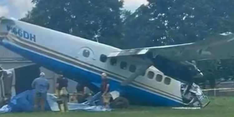 Plane carrying 20 people crashes in US