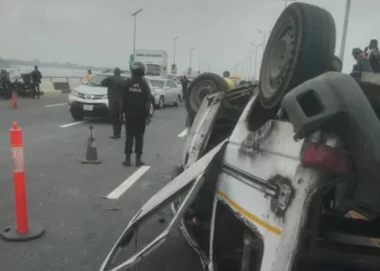Eight passengers escape death in auto crash on 3rd Mainland Bridge