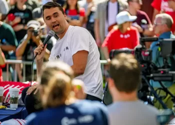 Gunman kills U.S Conservative pundit at Utah rally