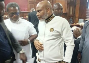 Again, Nnamdi Kanu appears in court without lawyer, set to defend self