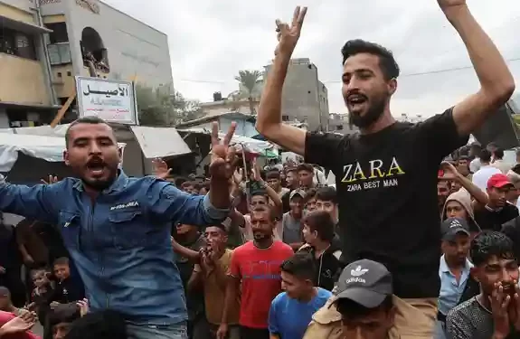 Israel, Hamas sign ceasefire deal