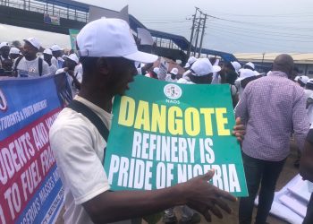 Students protest in Oyo, rally support for Dangote refinery