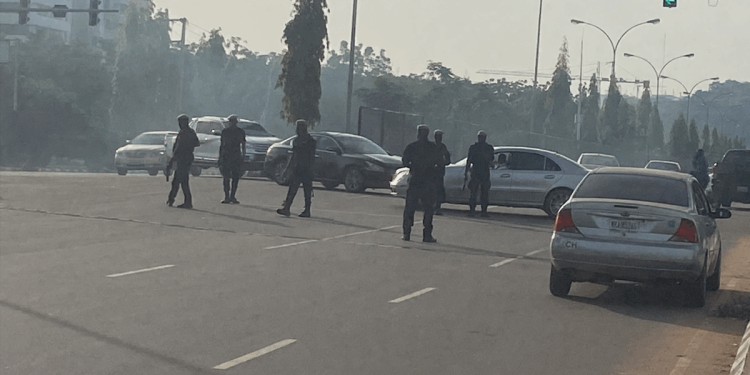 Police disperse pro-Nnamdi Kanu protesters with live bullets