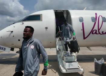 Super Eagles land in Uyo after emergency stop in Angola