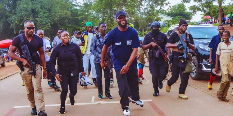 Soyinka decries Seyi Tinubu’s ‘excessive’ security escort