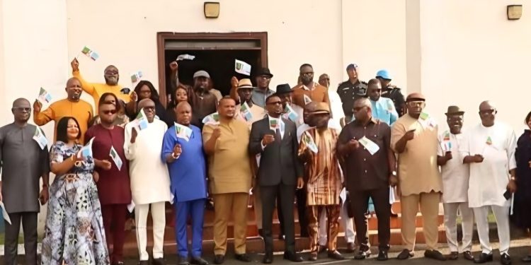 Rivers Assembly Speaker, 16 lawmakers defect from PDP to APC