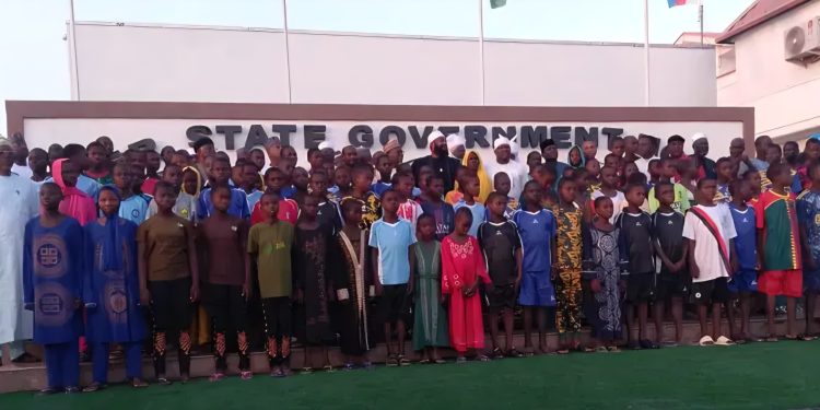 Niger State governor receives freed schoolchildren