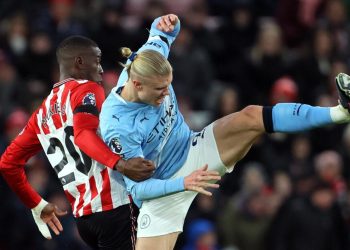 Man City lose ground on Arsenal with Sunderland draw