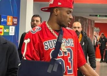 Osimhen undergoes scan on arm injury