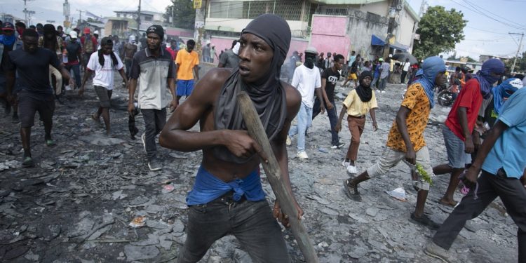 30 people die after Haiti gang attacks town