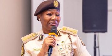Immigration boss suspends Lagos-Seme border commanders over extortion allegations