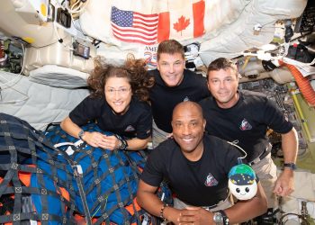 Artemis II astronauts return to earth