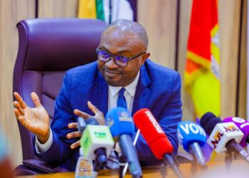 FG orders withdrawal of passports from nationals after citizenship renunciation