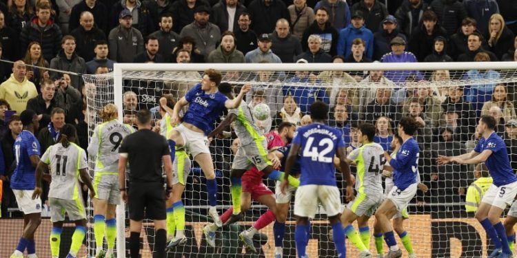 Man City snatch dramatic draw at Everton as Arsenal march closer to title