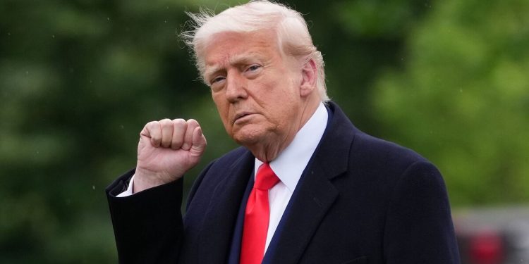 Trump to raise tariffs on cars, trucks from EU to 25%