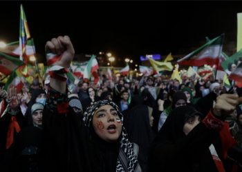 Trump sees swift end to war as Iran reviews US peace proposal