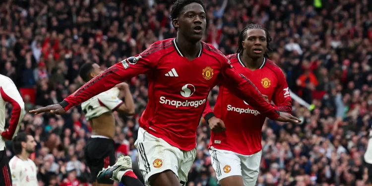 Man Utd beat Liverpool to secure Champions League place