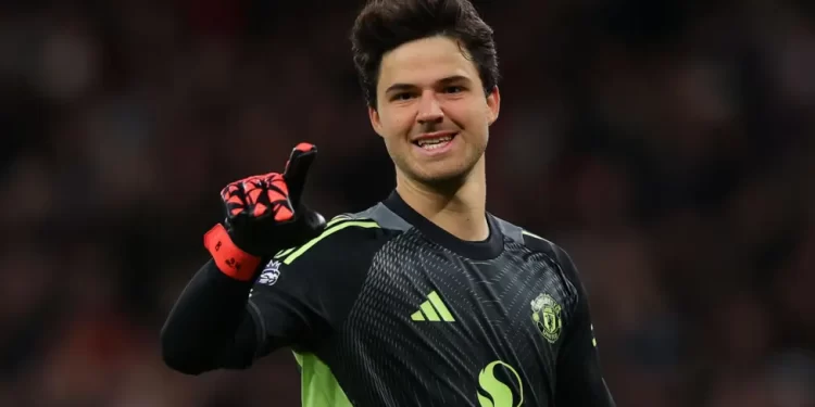 Man Utd Lammens wins Premier League Signing of the Season award