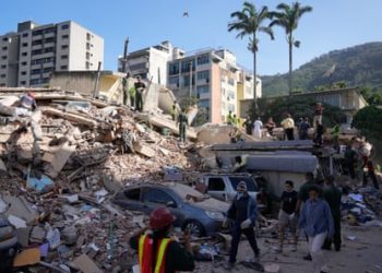 Venezuela earthquakes leave 920 dead, 50,000 missing