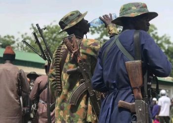 Gunmen reportedly attack immigration office in Ogbomoso, cart away firearms