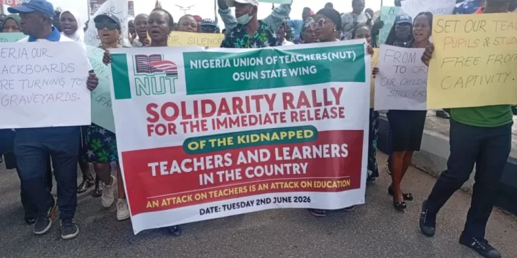 Osun teachers protest, demand rescue of abducted Oyo pupils