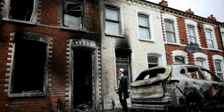 Anti-immigrant violence erupts across Belfast after knife attack
