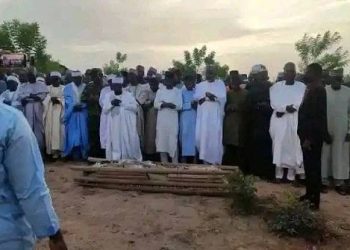 Mourners bury retired Army General after dying in bandits’ captivity