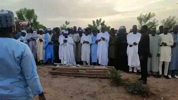 Mourners bury retired Army General after dying in bandits’ captivity