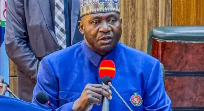 Nigerian soldiers now earn N100,000 monthly, says Defence Minister