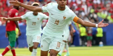 France beat Morocco 2-0 to reach World Cup semi-finals