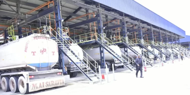Dangote Refinery resumes petrol sales in dollars