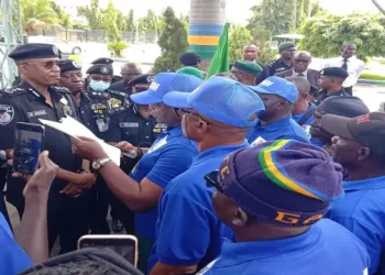 Retired police officers plan nationwide protest