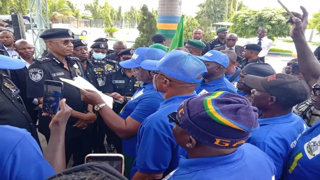 Retired police officers plan nationwide protest