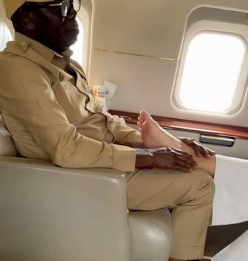 Akpabio teases Oshiomhole over viral ‘AI’ private jet leg massage video