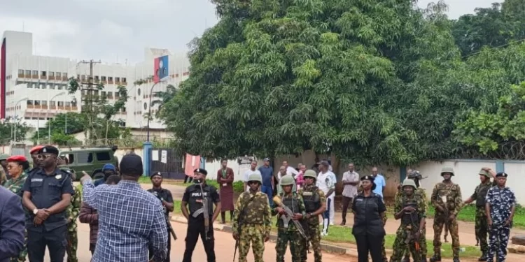 Pension row: Ex-servicemen suspend protest after defence minister assurance
