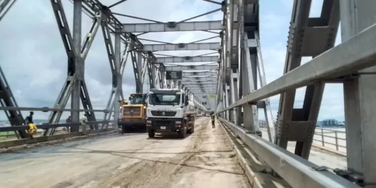 FG closes 1st Niger Bridge for repairs