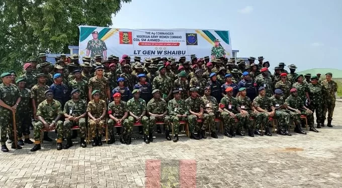 Army graduates 384 female soldiers