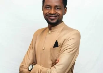 Newly-wed pastor steps back from ministry after apologising over past affairs